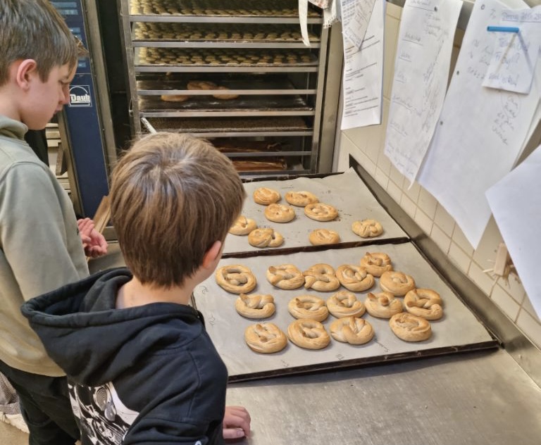 Brezeln backen in der Bäckerei Lobenstein